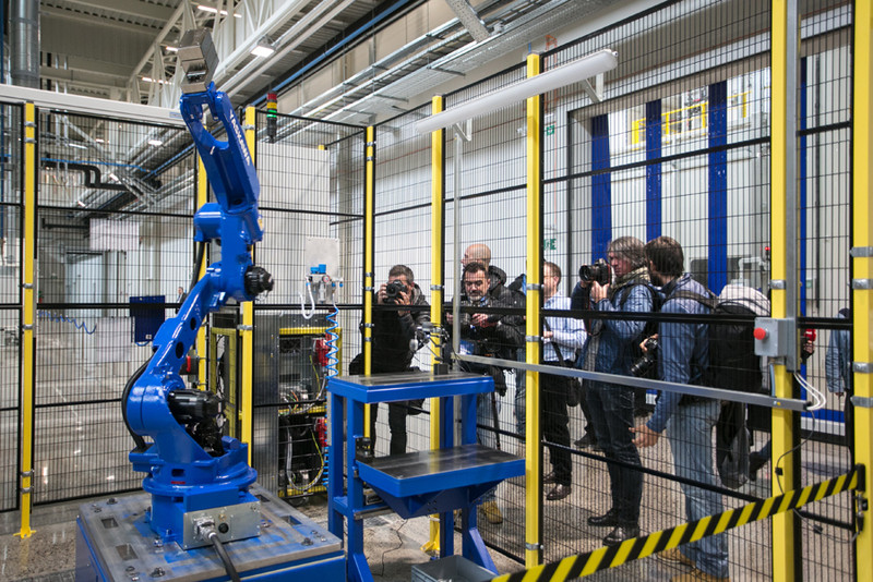 Europeiska robotar: Yaskawa inviger robotfabriken i Slovenien